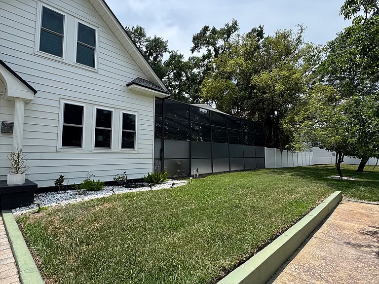 W Amelia Ave — Photo 23