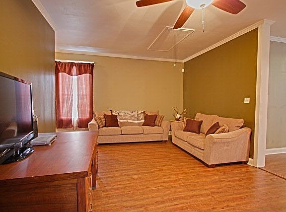 5th image of 1021 Caroline St