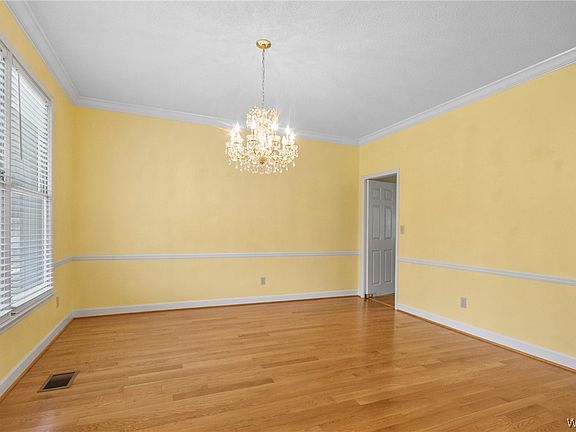 5th image of 5642 Honeysuckle Ln
