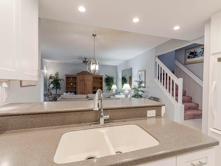 2403 Fairway Dr N — Photo 11