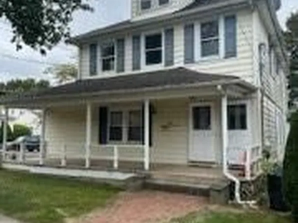 34 Wolfle St, Glen Cove, NY 11542