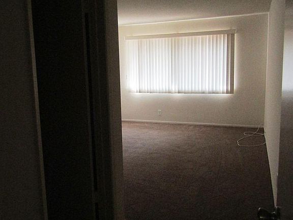 5th image of 213 N Pennsylvania Ave APT B