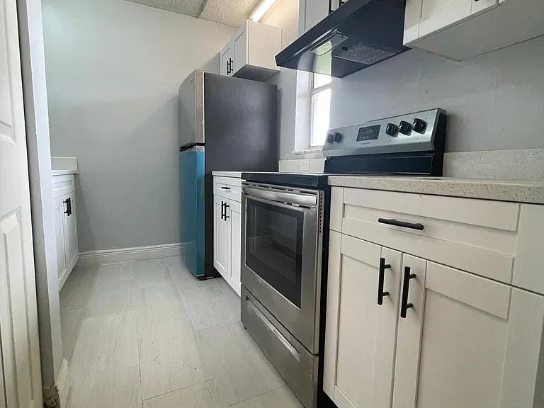 10169 Twin Lakes Dr #33 — Photo 8