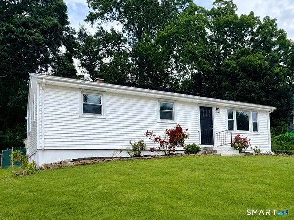 51 Beechwood Road, Montville, CT 06370