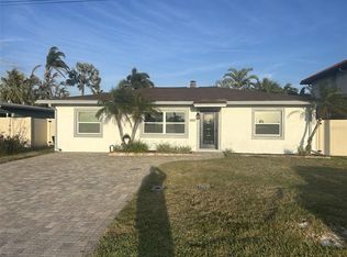 717 Sunset Cv, Madeira Beach, FL 33708