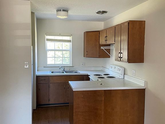 4th image of 737 Princeton Pkwy #737