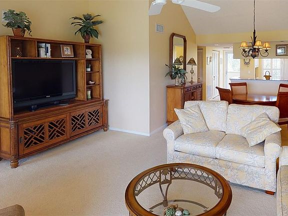 3rd image of 942 Wexford Blvd #942