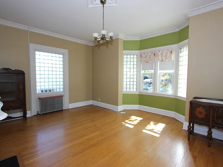 28 Greenwood Ave — Photo 5