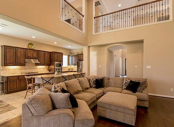 5th image of 2738 Belicia Ln