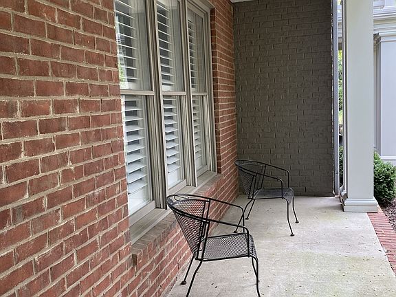2nd image of 1025 Cumberland Park Dr