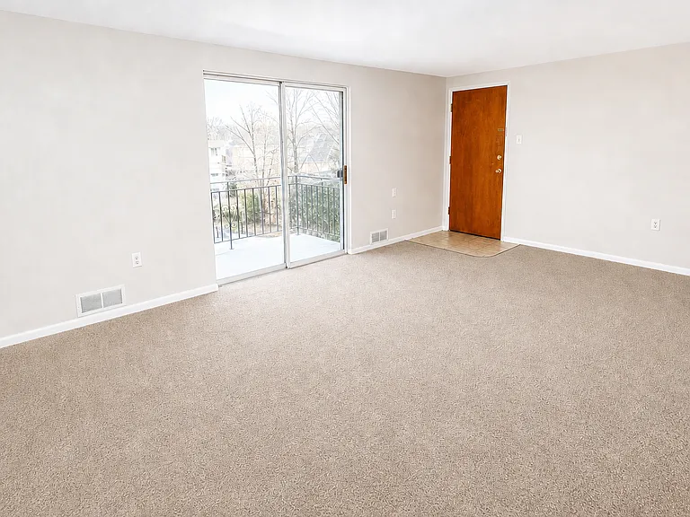 324 Noll Ave — Photo 2