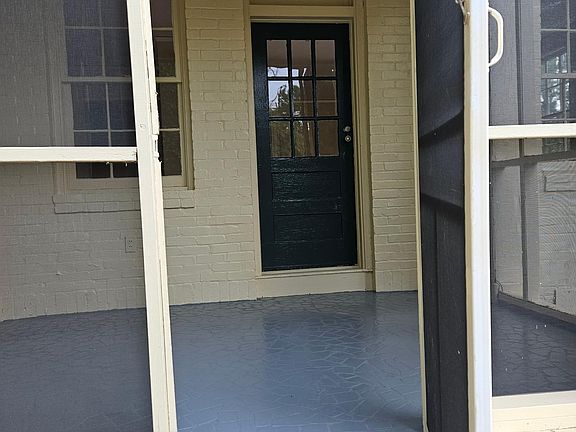 Entrance to the screened in porch.