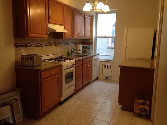 Rented by Alexiou Realty | media 7