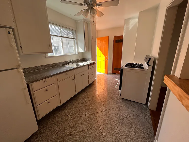 1834 12th Ave #1834 — Photo 7