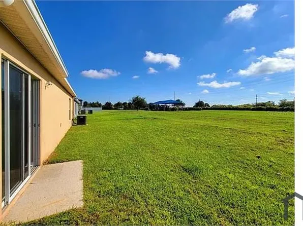 5038 Ballard Crest Ln, Zephyrhills, FL 33543