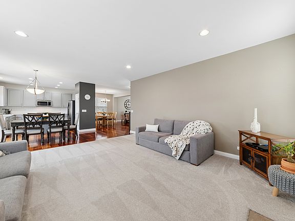 5th image of 1709 Belcourt Ln