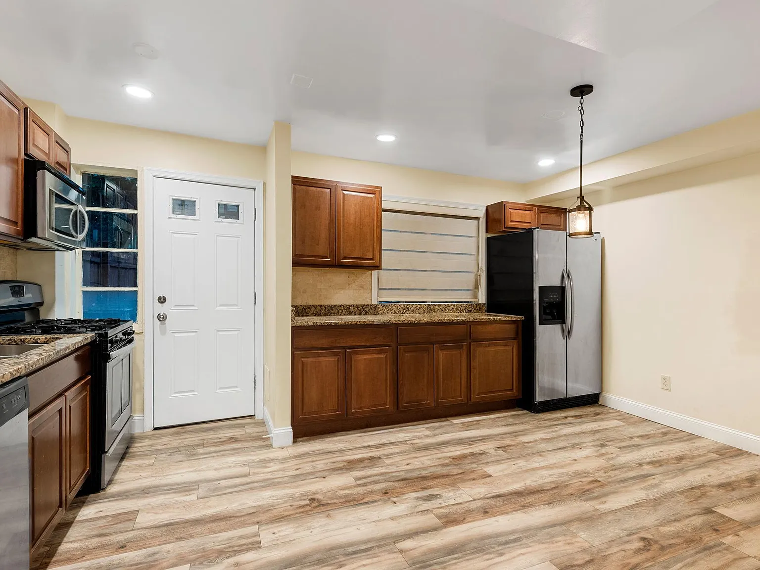 3 bed, 1522 sqft, $2,500 — Photo 3