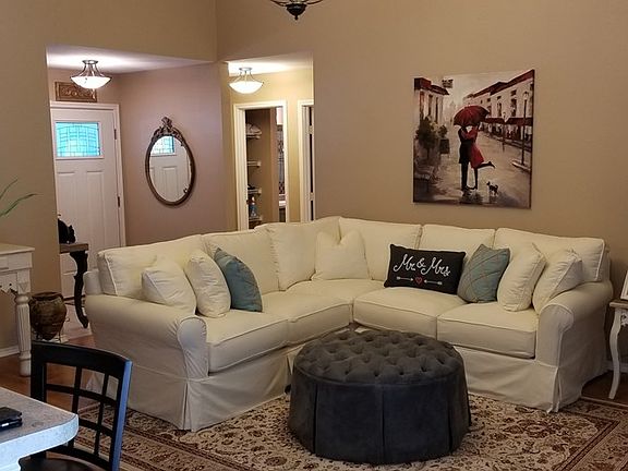 2nd image of 130 Sun Harbor St