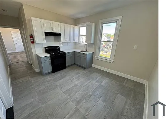 28 Wainwright St #3 — Photo 1