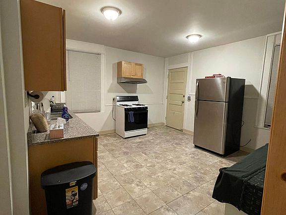 2nd image of 2901 S Emerald Ave #1R