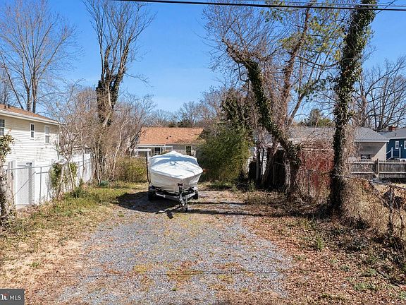 2nd image of 1505 Grange Rd