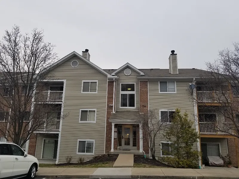 Building Photo - 400 Lakeview Dr #5