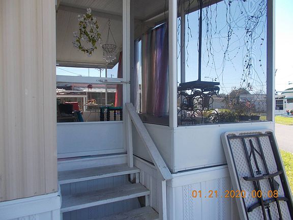 3rd image of 460 Holiday Blvd