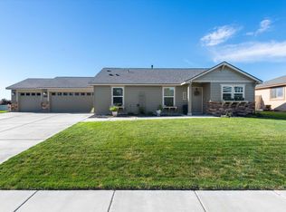 6208 Turf Paradise Dr, Pasco, WA