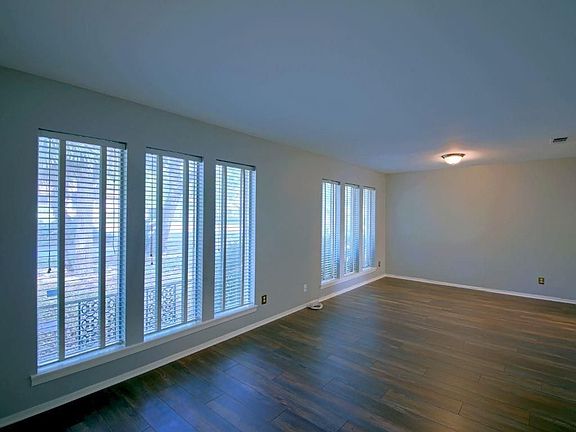 5th image of 7201 Mesa Dr