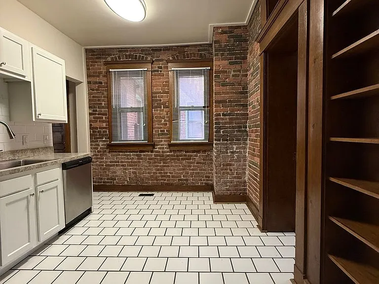 The Bronx on Central - Luxury Living in Old World Setting — Photo 18