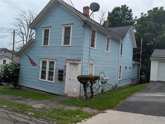 3rd image of 47 Pearl St