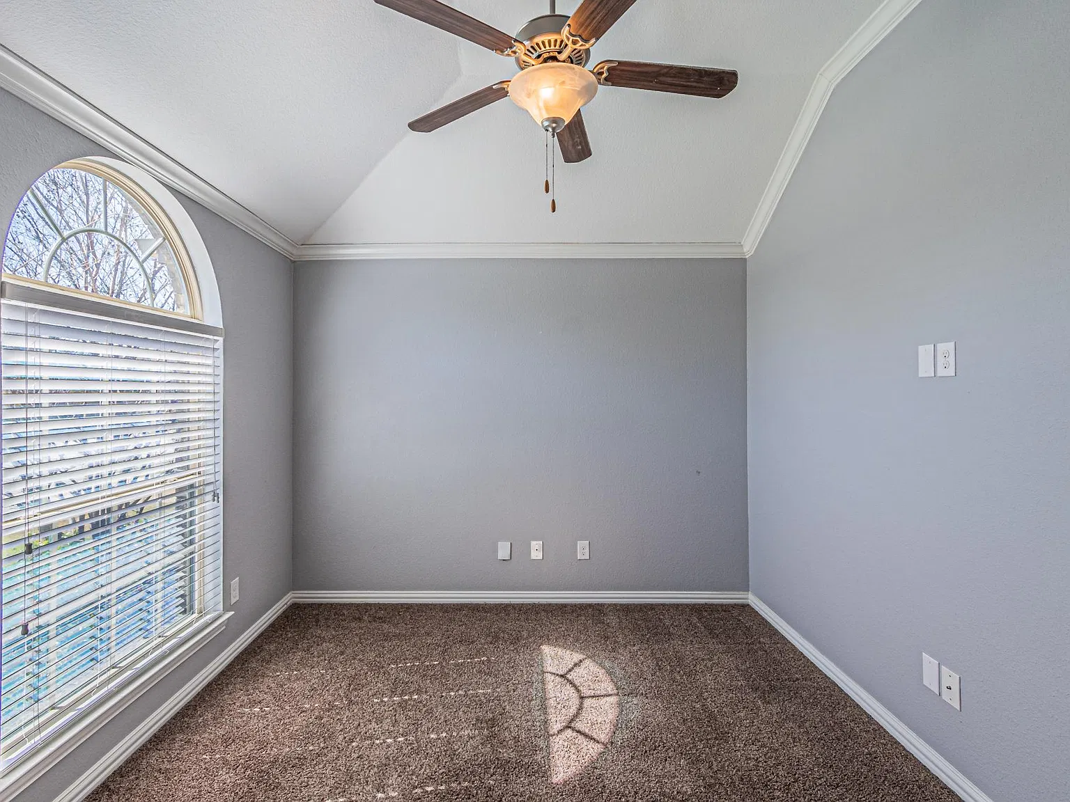 16509 Amistad Ave — Photo 4
