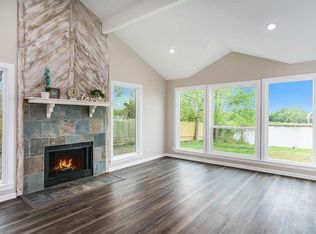 305 Riverside St, Highlands, TX 77562