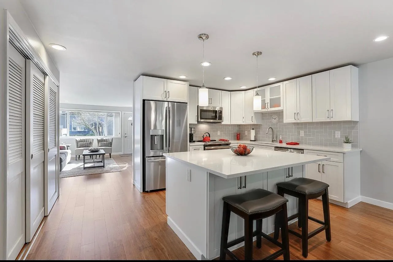 3 bed, 1520 sqft, $3,950 — Photo 3