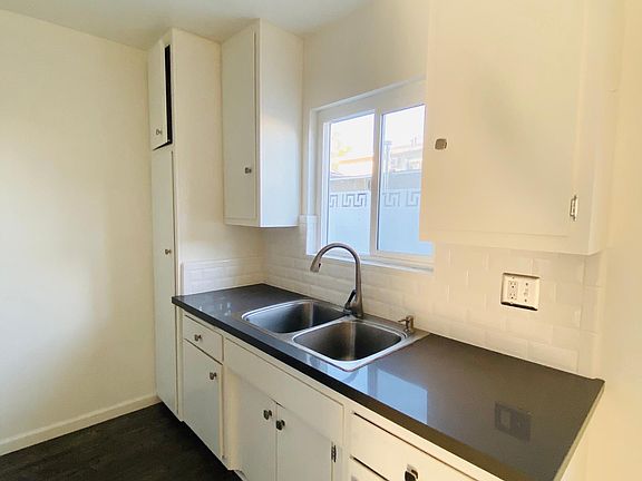 4th image of 539 Hyde Park Pl APT 2