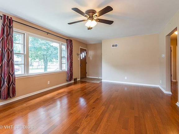 4th image of 1011 Alann Dr