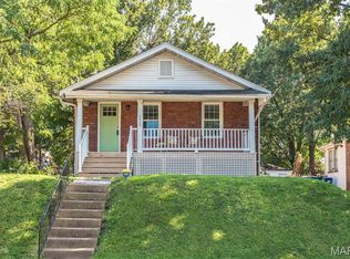7420 Richmond Pl, Saint Louis, MO 63143