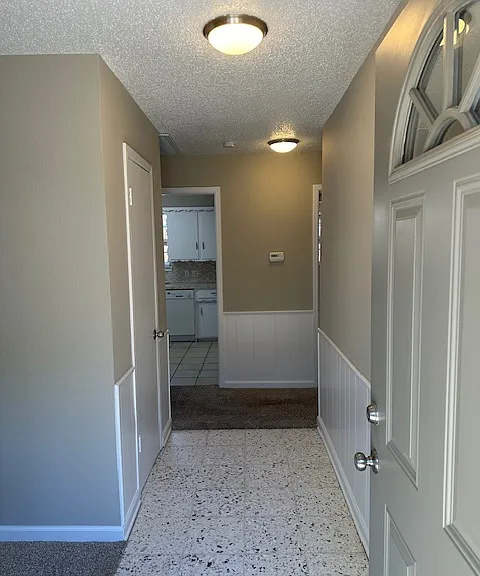 N Villa Ave — Photo 2