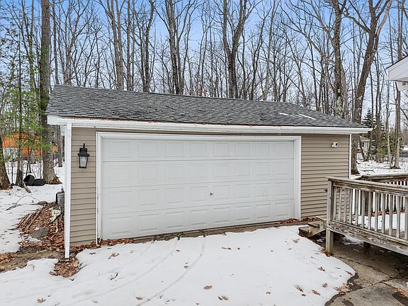 5th image of 105 Black Squirrel Ct