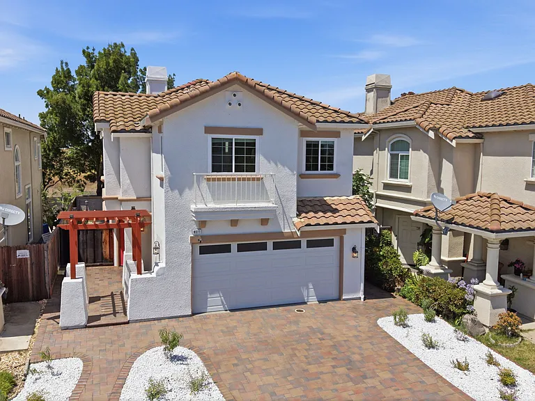8511 Mahogany Pl — Photo 1