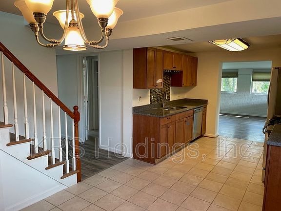 2nd image of 3391 Bristol Ct