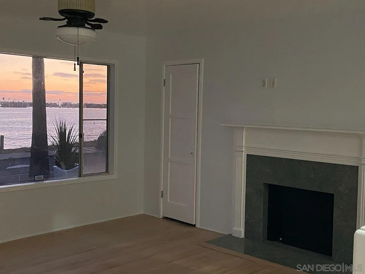 3 bed, 2.0 bath, 1004 sqft, $10,500 — Photo 4