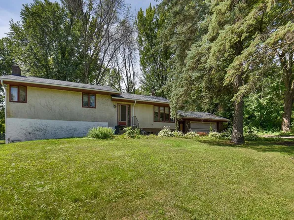 1740 Upper 55th St E, Inver Grove Heights, MN 55077