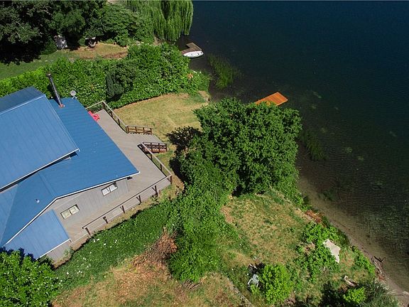 5th image of 385 Lake Louise Dr SW
