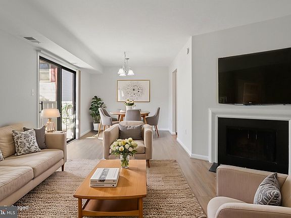 4th image of 2820 Chablis Cir