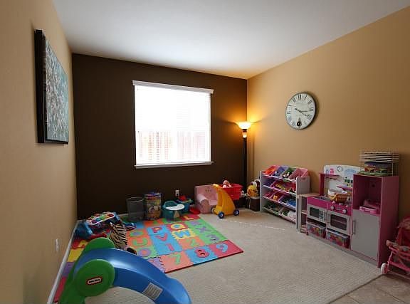 5th image of 485 Goodall Dr
