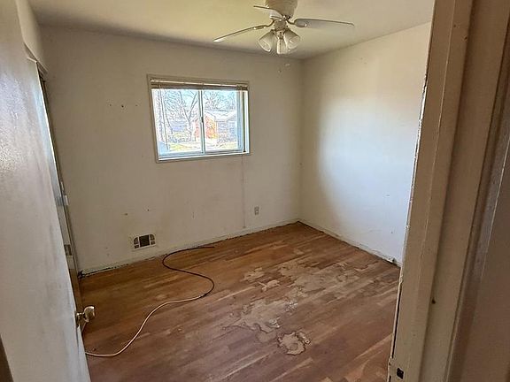 5th image of 5512 Northgreen Rd