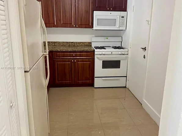 17911 NW 68th Ave, Hialeah, FL