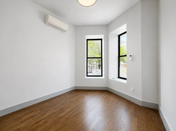 640 Lafayette Avenue image 1 of 4