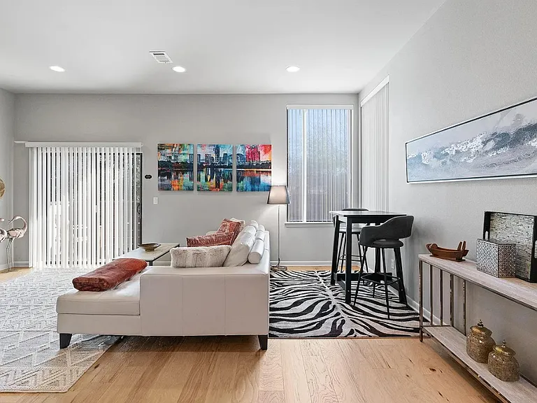 3500 Georgia Lee Dr — Photo 2